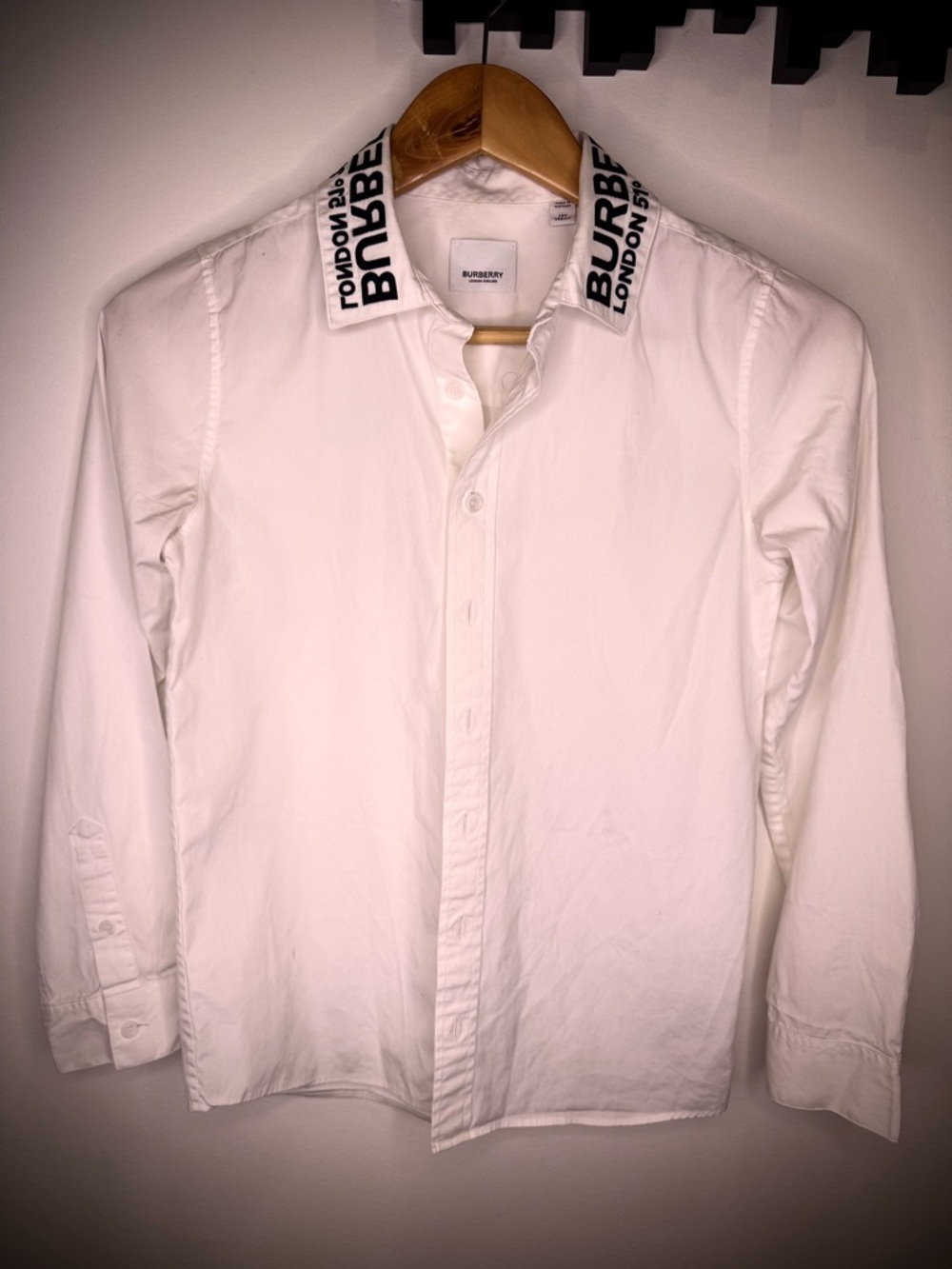 Burberry White Button-Up Shirt with Black Logo Collar